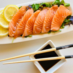 Salmon Sashimi (6 pcs)
